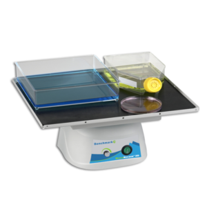benchmark scientific benchrocker™ 2d variable speed rocker with 14"x12" flat mat platform
